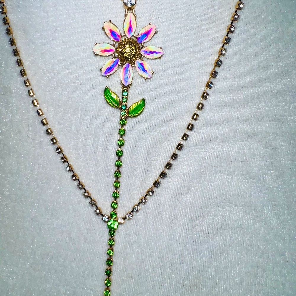 🌼 Brand new Betsey Johnson 🌼 Daisy Flower 🌼 Y Necklace 🌼